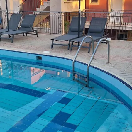 叶莱妮公寓 2* Vlachata