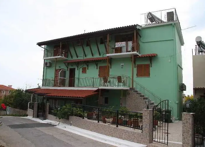 Eleni Aparthotel Vlachata