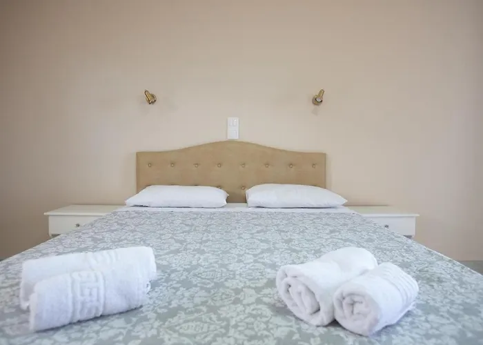 Eleni Aparthotel Vlachata