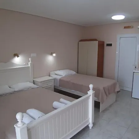Eleni Hotel apartamentowy Vlachata