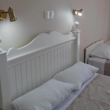 Eleni Hotel apartamentowy Vlachata